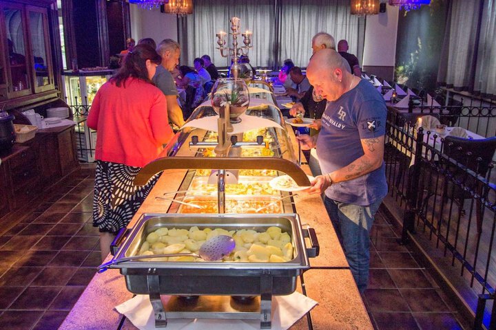 Dining 45 of 64