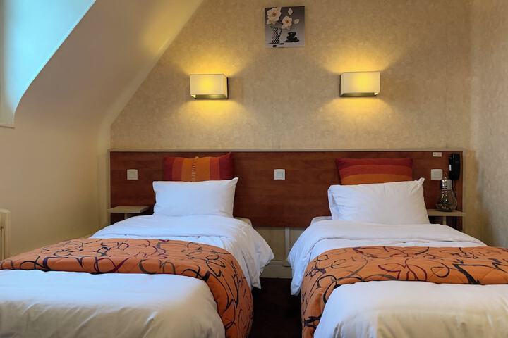 Room 12 of 45
