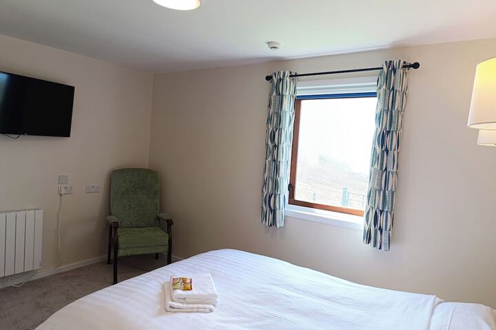 Room 3 of 46
