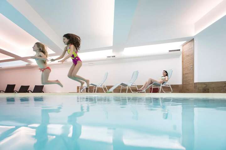 Pool 23 of 61