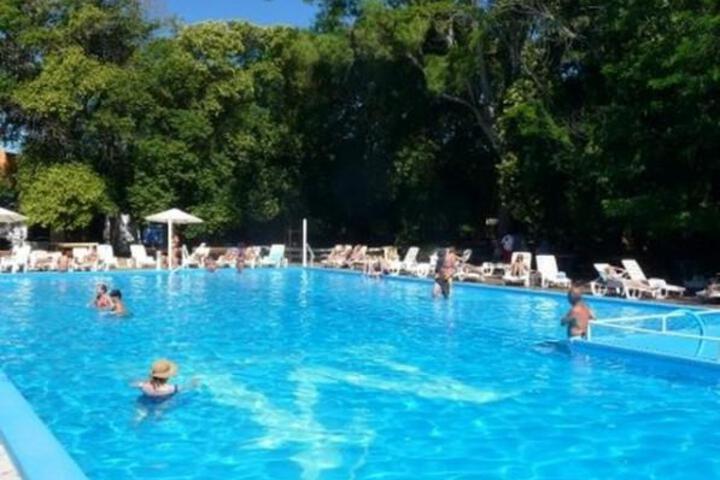 Pool 34 of 75