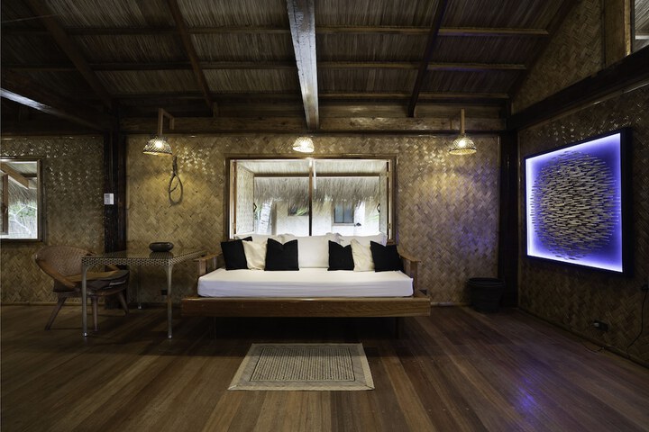 Room 7 of 48