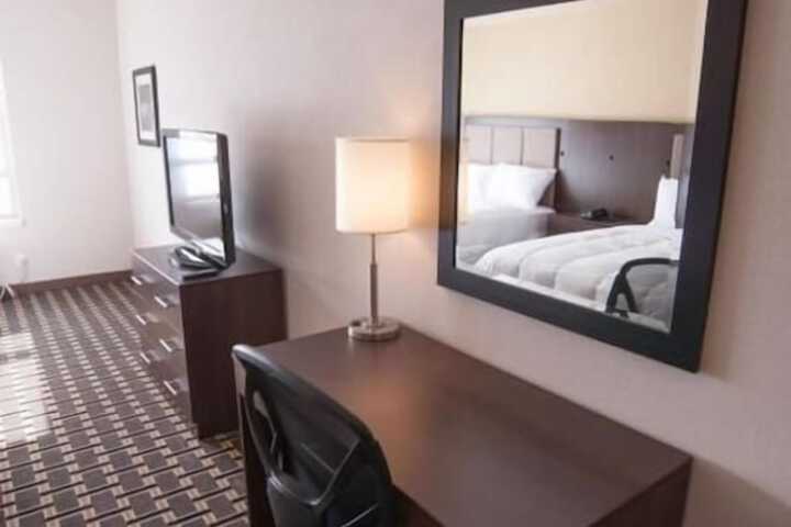 Room 10 of 29
