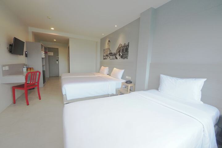 Room 14 of 40