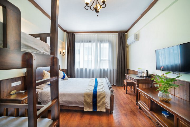 Room 28 of 43