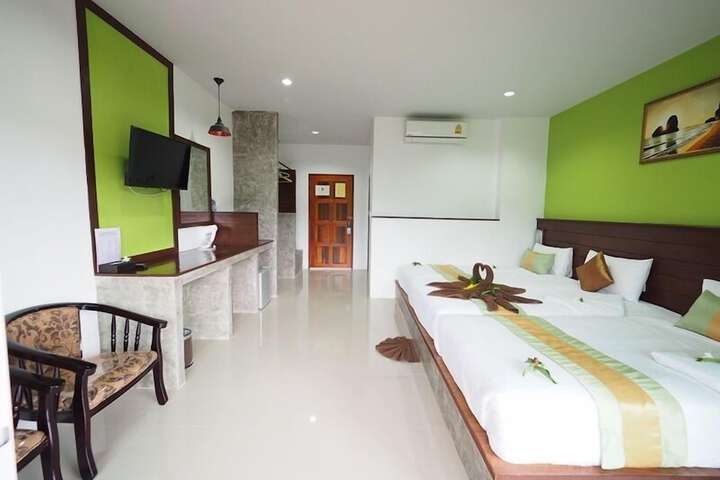 Room 7 of 77