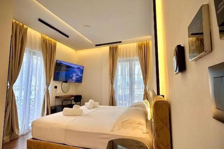 Room 21 of 37