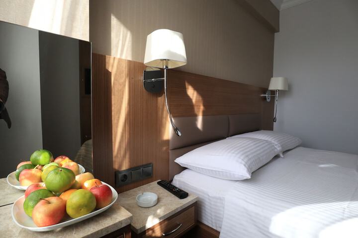 Room 8 of 34