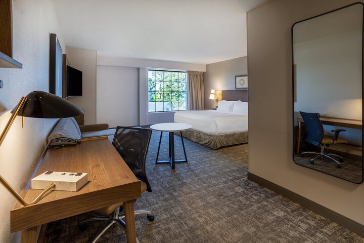 Room 16 of 46
