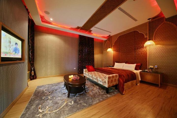 Room 16 of 49