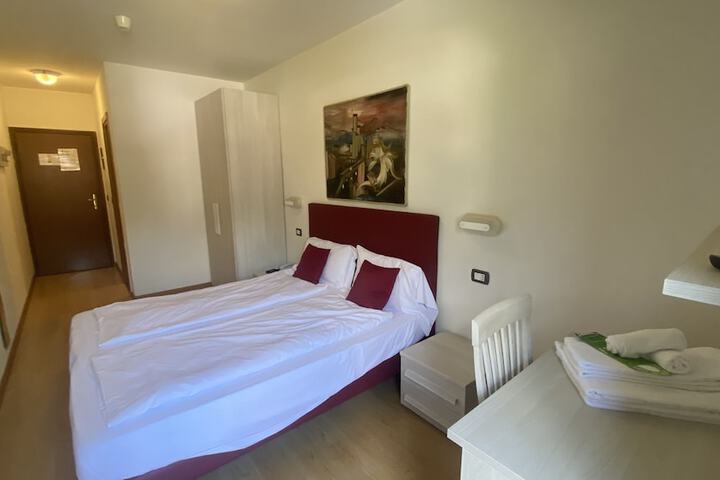 Room 22 of 148
