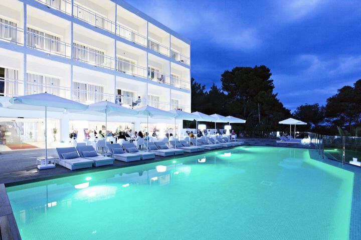 Pools & Facilities
