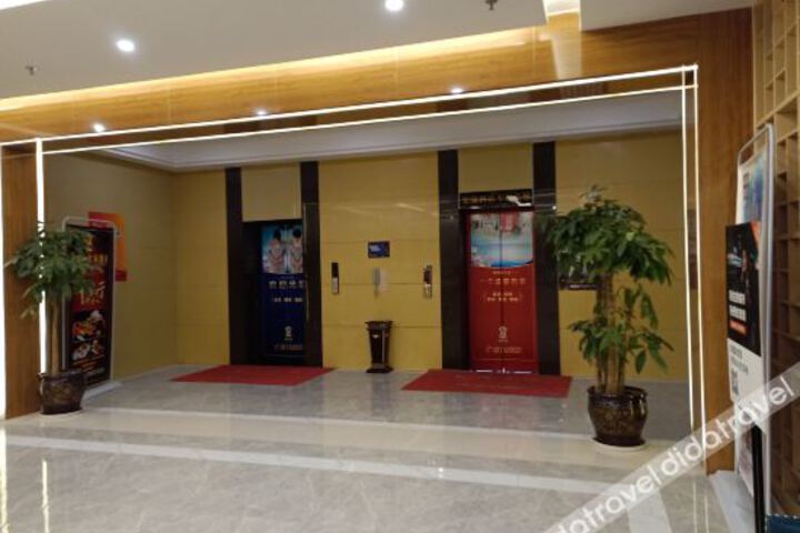 Hotel Interior 22 of 32