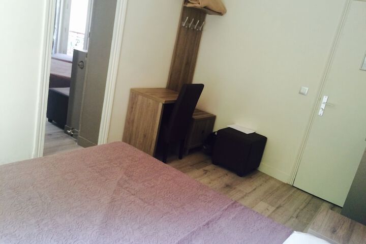 Room 13 of 36