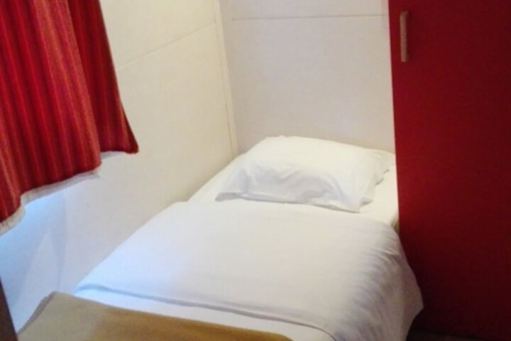 Room 9 of 44
