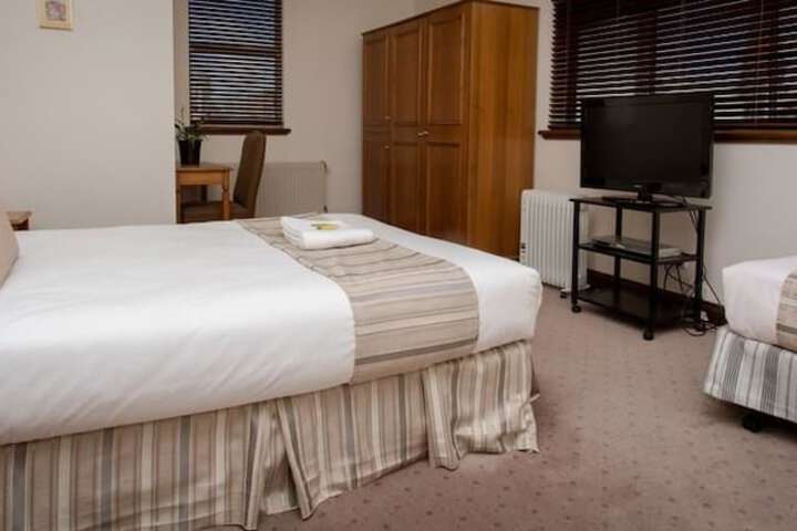 Room 6 of 38
