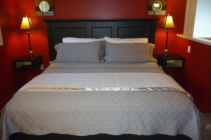 Room 6 of 23