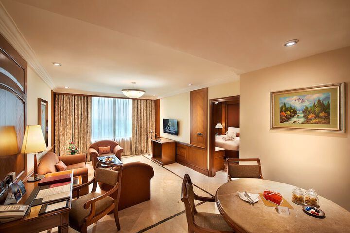 Room 17 of 90