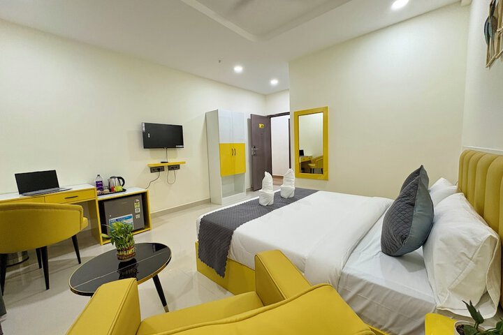 Room 5 of 17