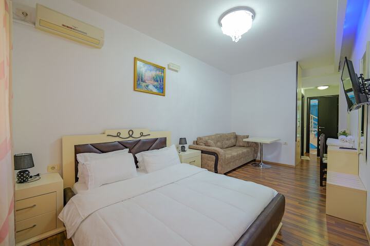 Room 62 of 119