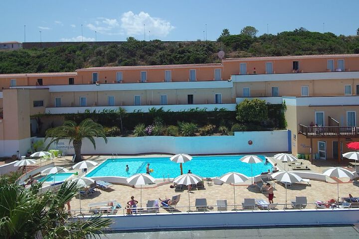 Pool Hotel