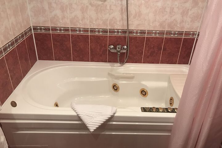 Room 46 of 82