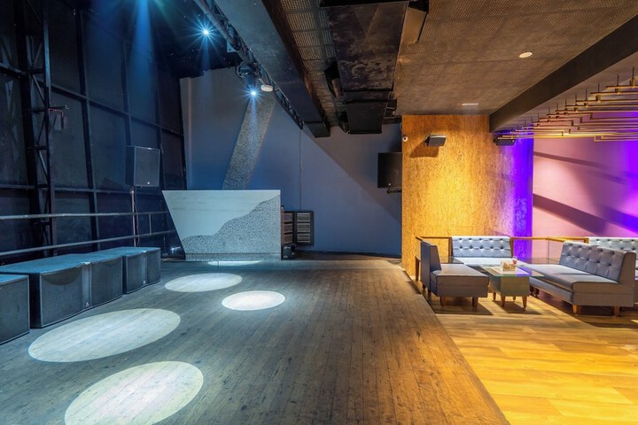 Ballroom/Hall 50 of 64