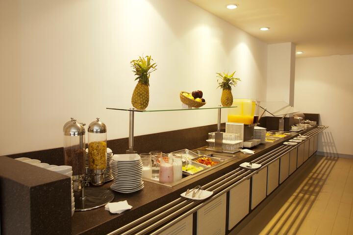 Breakfast/Coffee Service 18 of 34