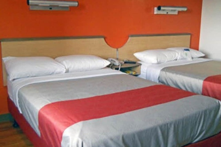 2 Double Beds (4 of 18)