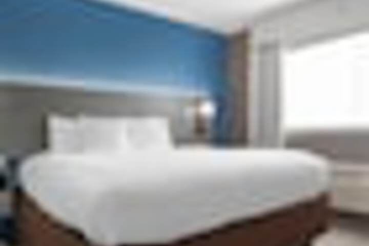 Room 32 of 213