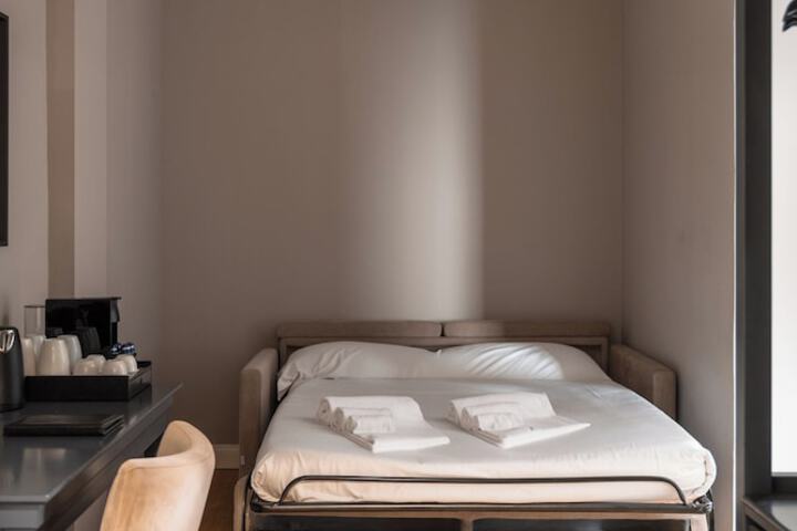Room 47 of 76