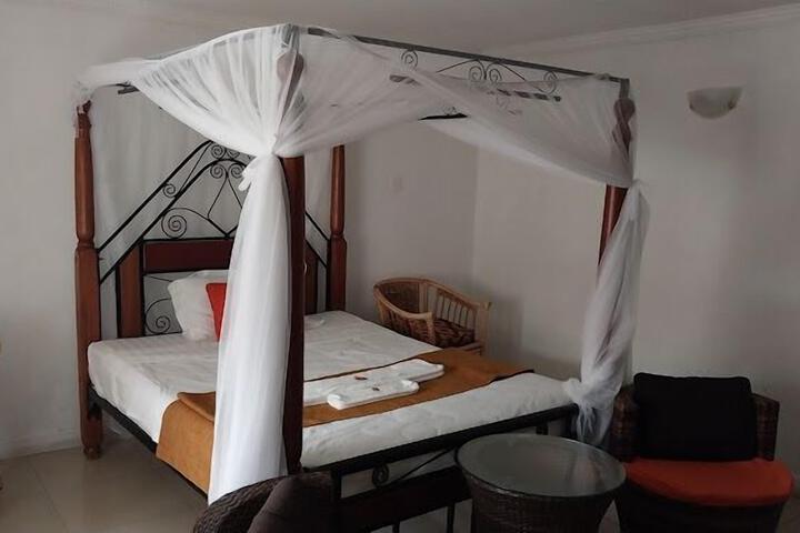 Room 27 of 28