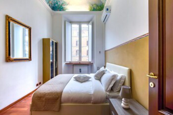 Room 13 of 25