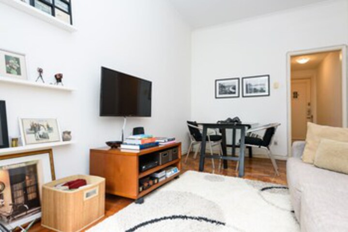 Room 12 of 32