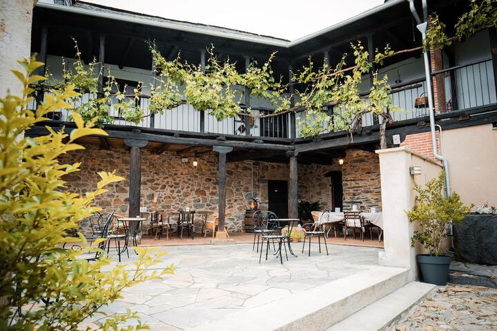 Hotel Exterior 36 of 37