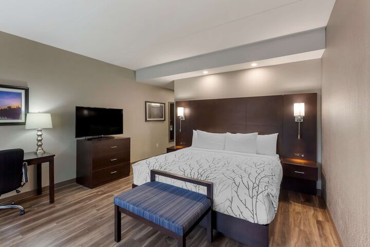 Room 27 of 53