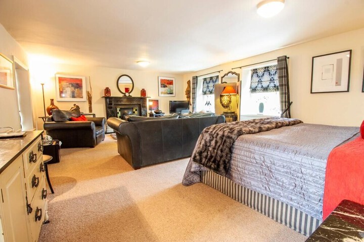 Room 10 of 36
