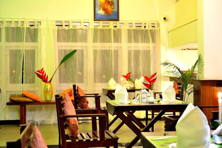 Dining 38 of 71