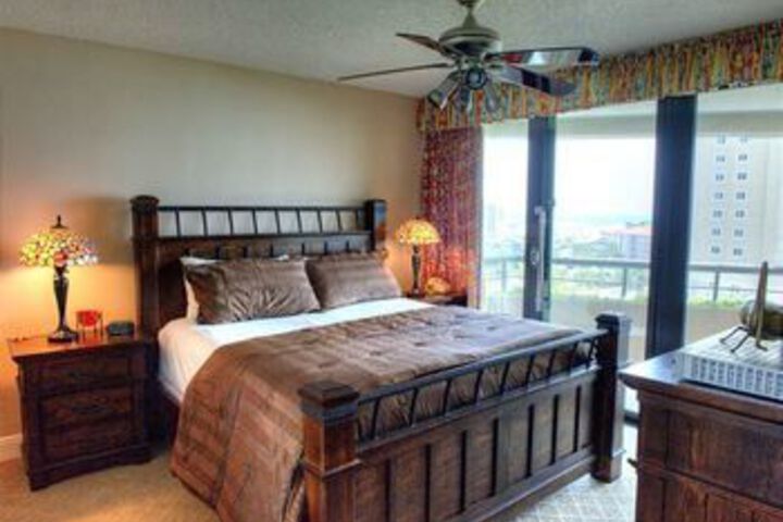 Room 11 of 22