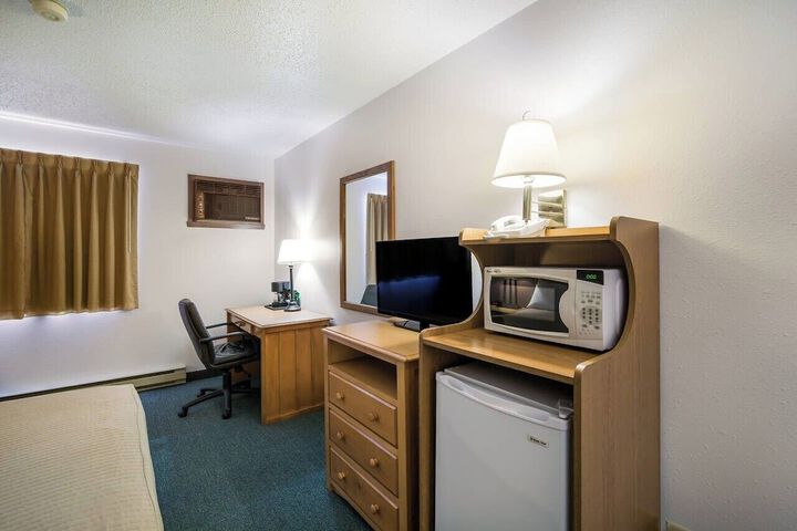Room 3 of 25
