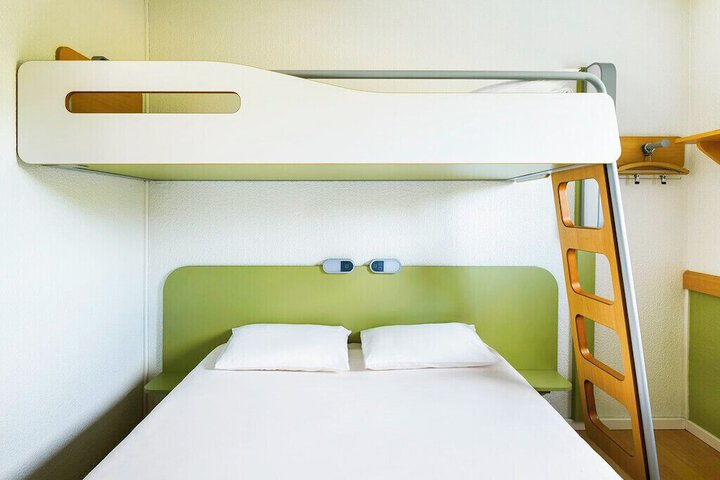 Room 7 of 31