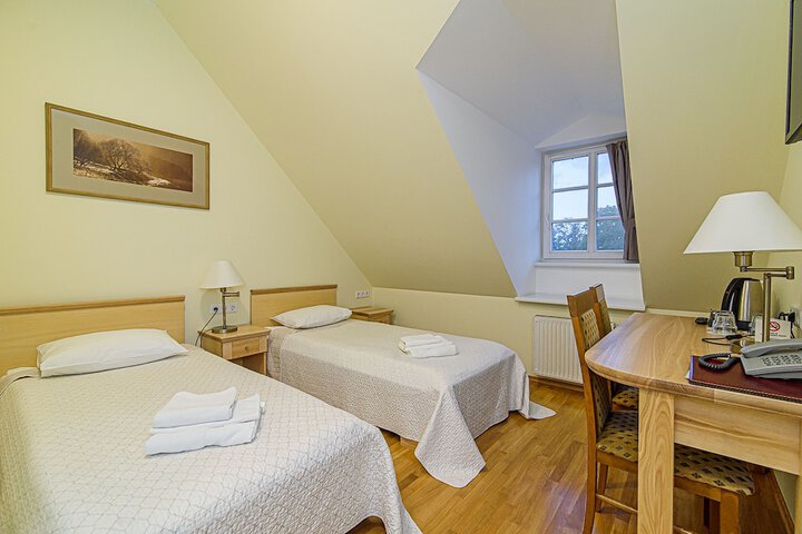 Room 14 of 74