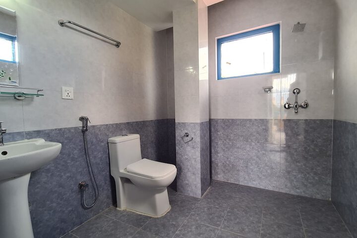 Room 13 of 20