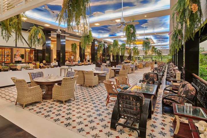 Dining 48 of 62