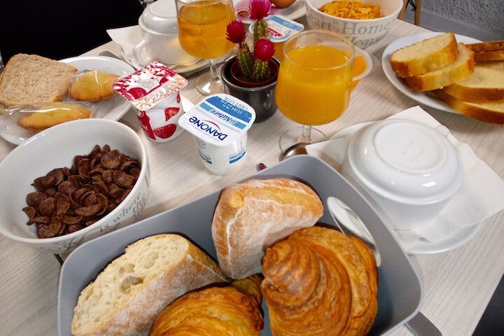 Breakfast/Coffee Service 49 of 62