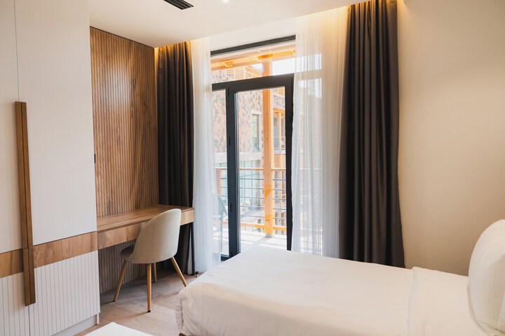 Room 41 of 102