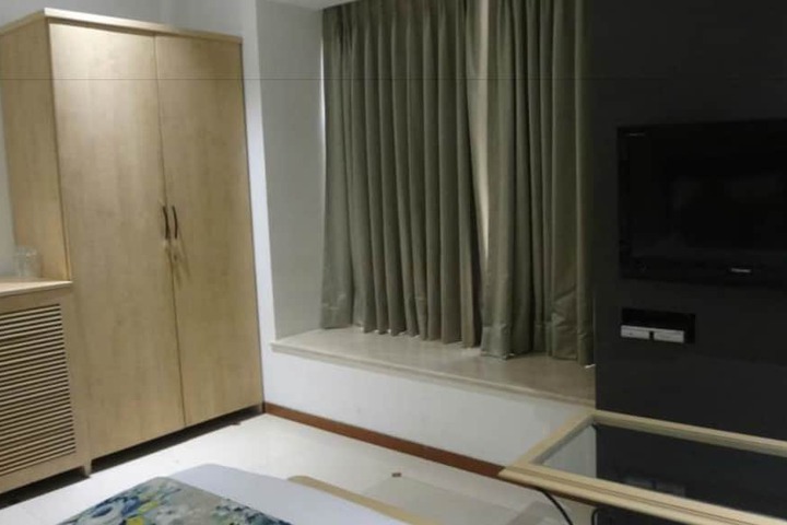 Room 4 of 44