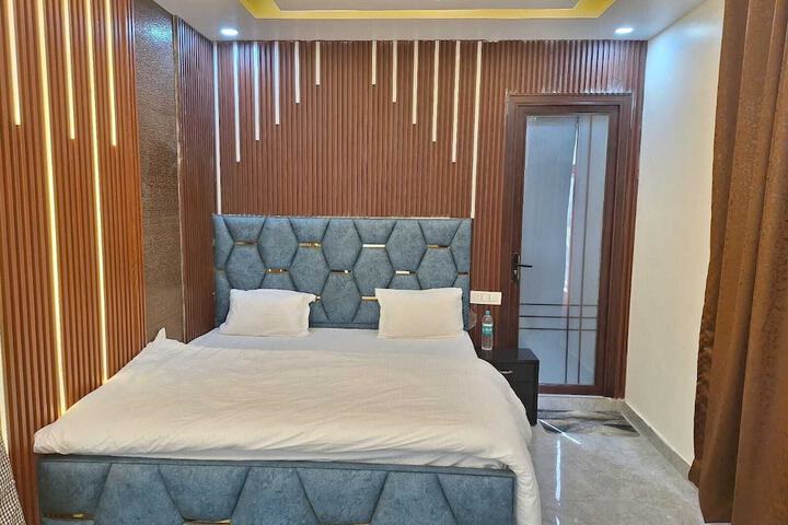 Room 7 of 36