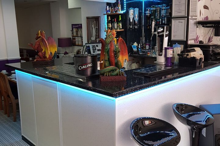 Lounge 80 of 87