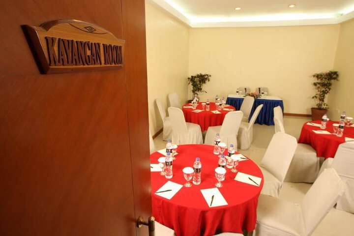 Ballroom/Hall 28 of 35